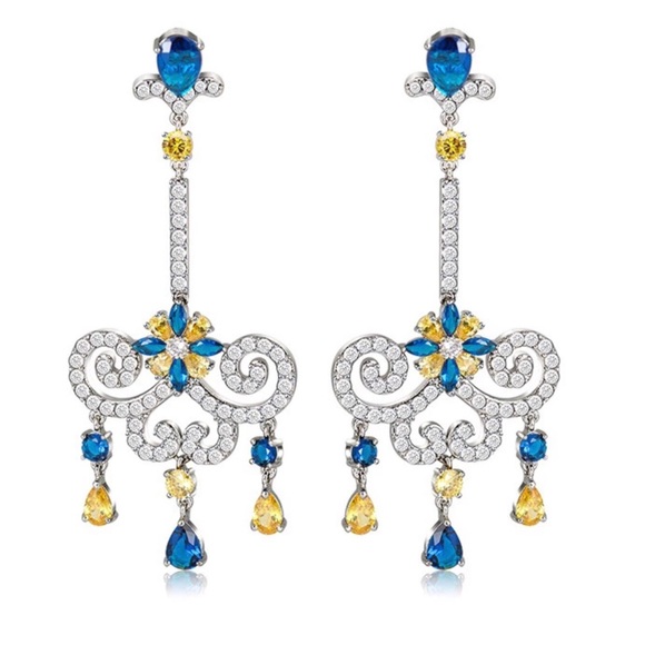 Jewelry - 💕 Swarovski Crystals The Laelyah Long Chandelier Earrings